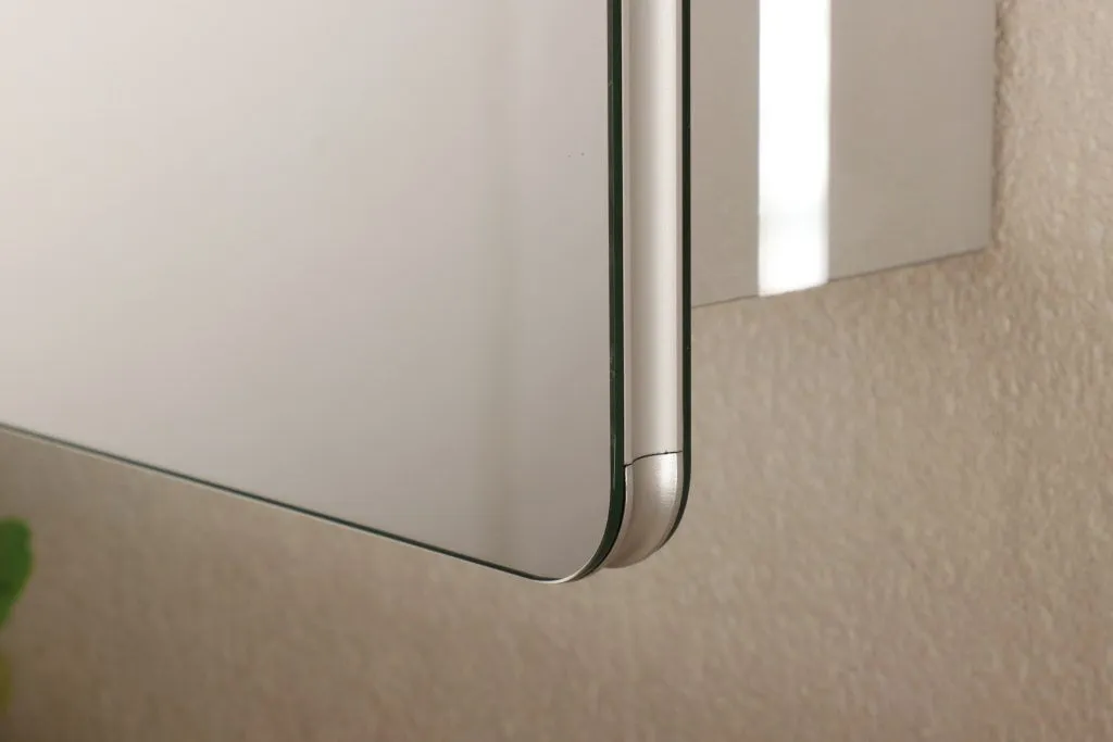 Lighted-bathroom-mirror-cabinet-Free handle