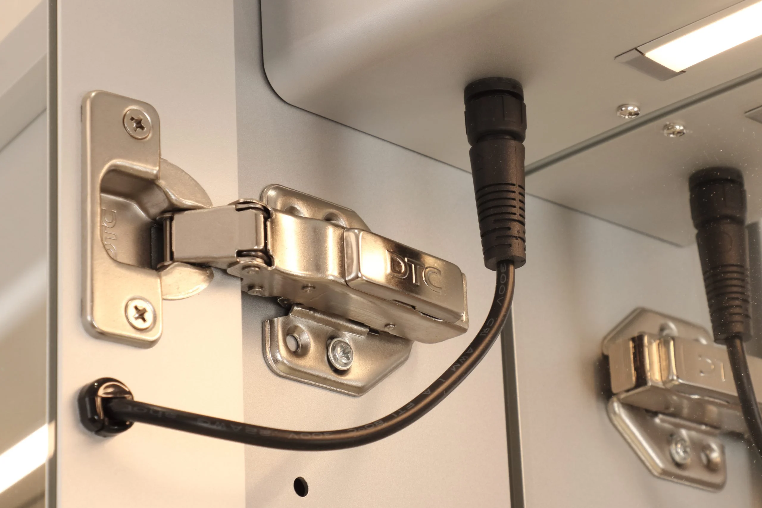 Hinges with soft close